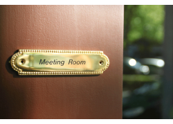 PLACA-DE-PUERTA-LATÓN-RECTANGULAR-PERLADA-130X30MM