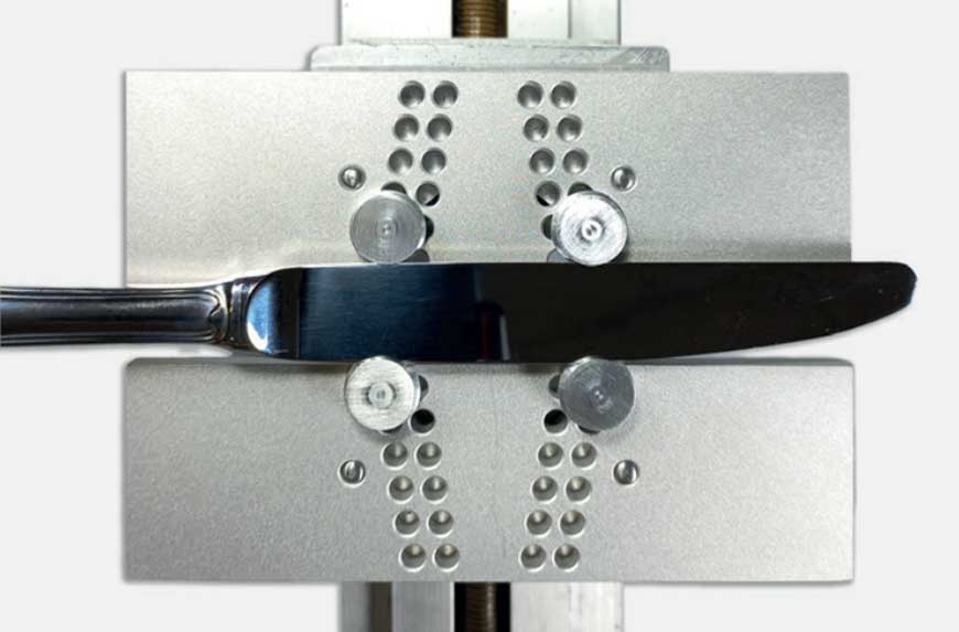 MORDAZAS-DE-ALUMINIO-PARA-CUBIERTOS