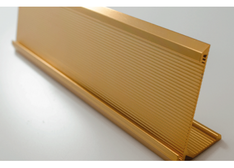 PORTA-PLACAS-MESA-DORADO-203-X-51-MM