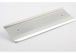 PORTA-PLACAS-MURAL-PLATA-254-X-51-MM