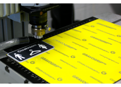 GRAVOGRIP-ADHERENTE-PARA-SUJECIÓN-1220X610-MM